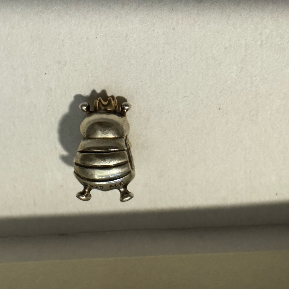 Pandora Queen Bee Charm - Picture 2 of 2